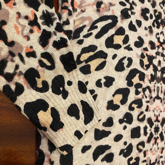 Brochu Walker 100% Cashmere Leopard Animal Print V-Neck Sweater Oversized - Picture 7 of 12